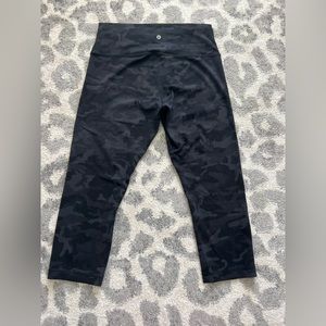 Brand new without tags lululemon cropped leggings. Never worn ordered wrong size